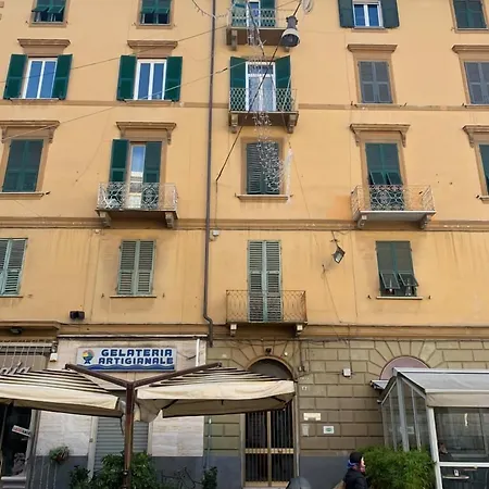 Blu Sea Room Piazza Garibaldi 招待所