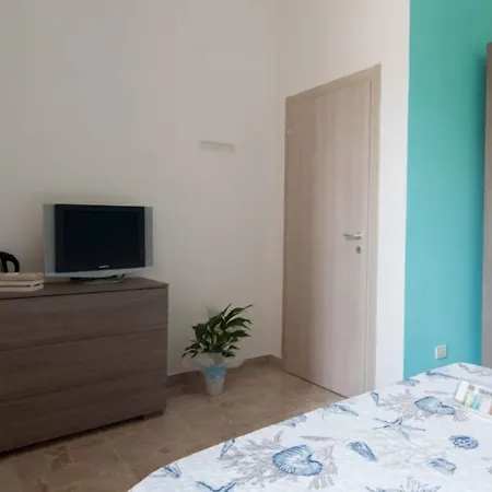 Blu Sea Room Piazza Garibaldi 招待所 *