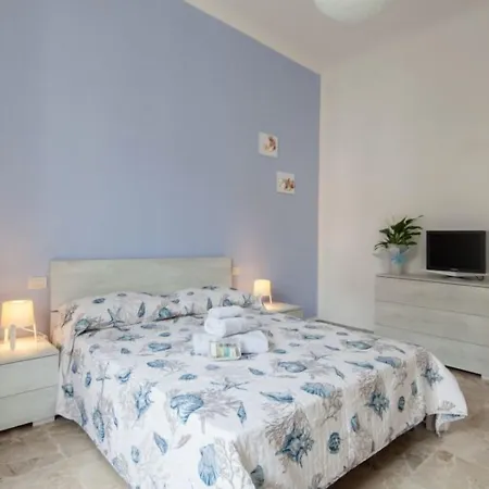 Blu Sea Room Piazza Garibaldi 招待所